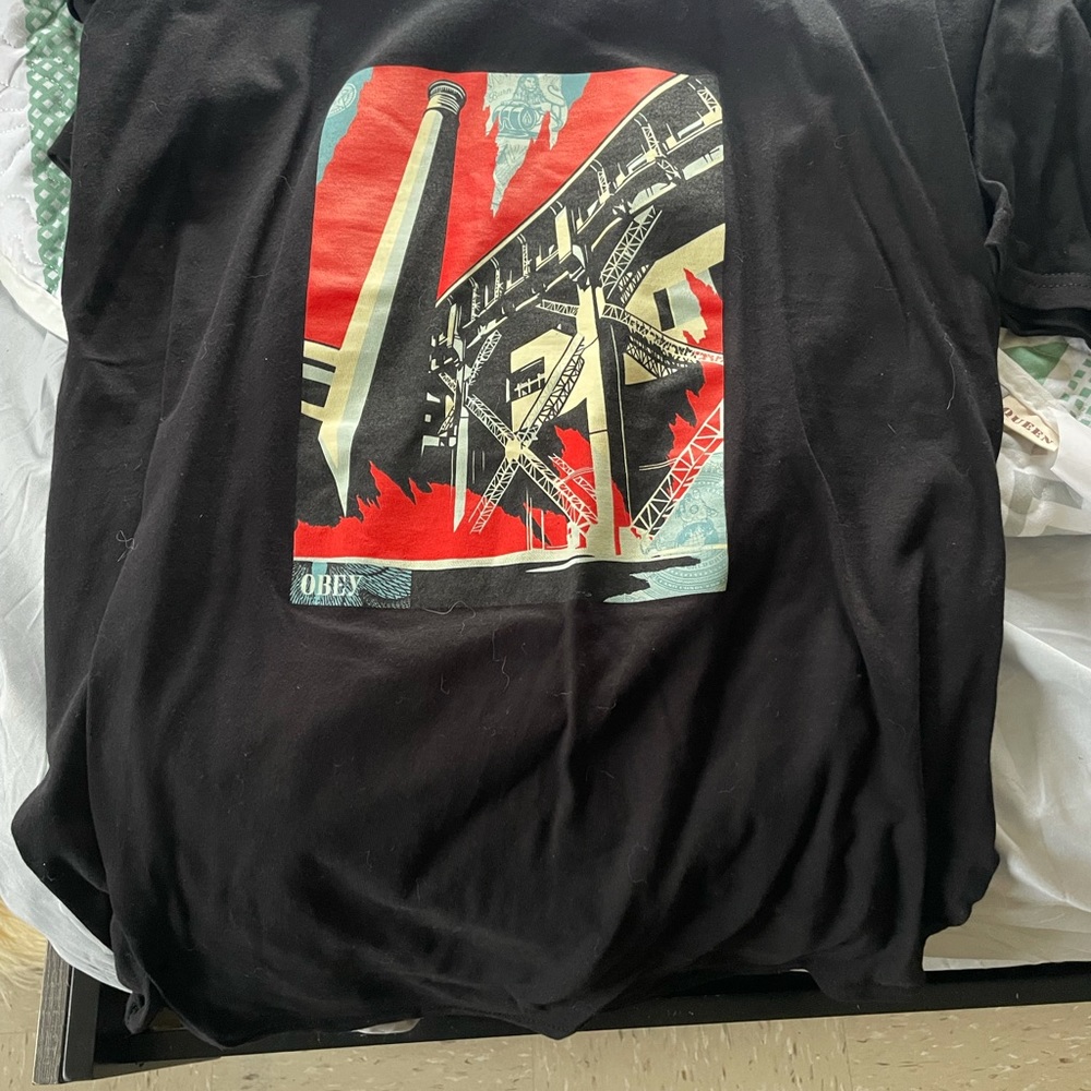 Men’s graphic tee